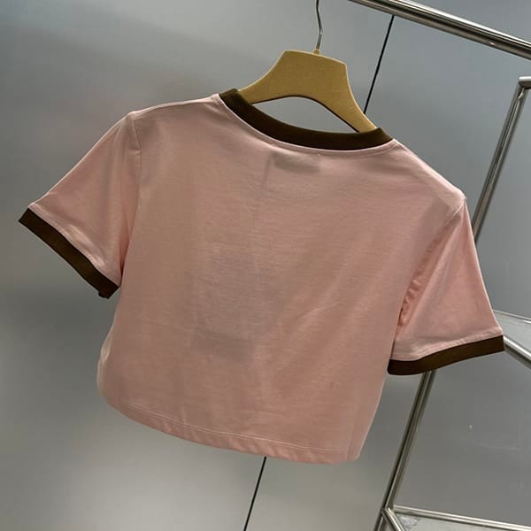 秋冬大セールミュウミュウ 偽物 ロゴ コットン クロップド Tシャツ myb36877